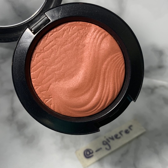 FIERY IMPACT MAC Extra Dimension Blush - Picture 4 of 13